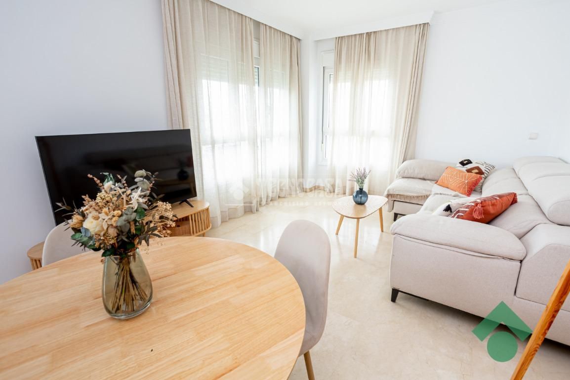 Living room of Flat for sale in Algeciras  with Heating and Balcony