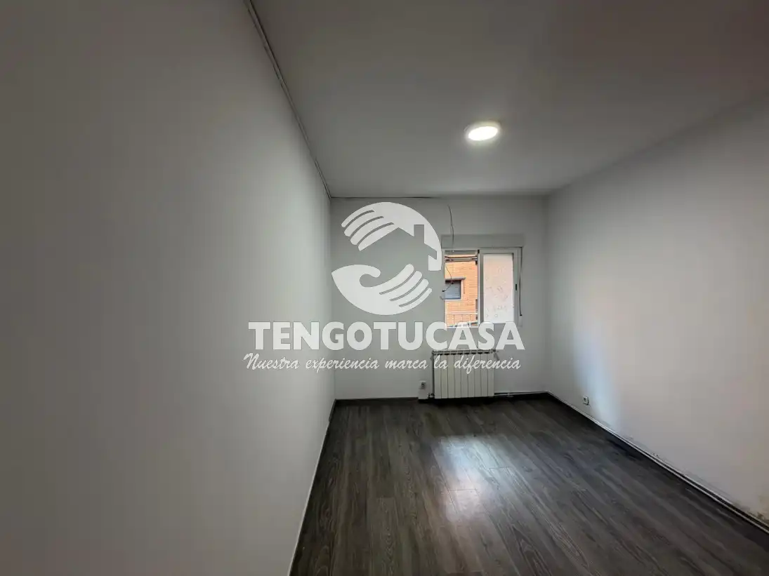 Habitación de Piso en venta en Madrid con Calefacción, Terraza y Trastero