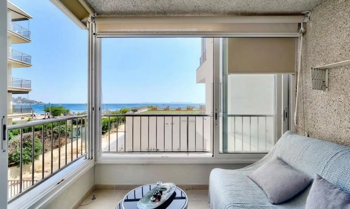 Apartment with lift for sale in Paseo MARITIM 28