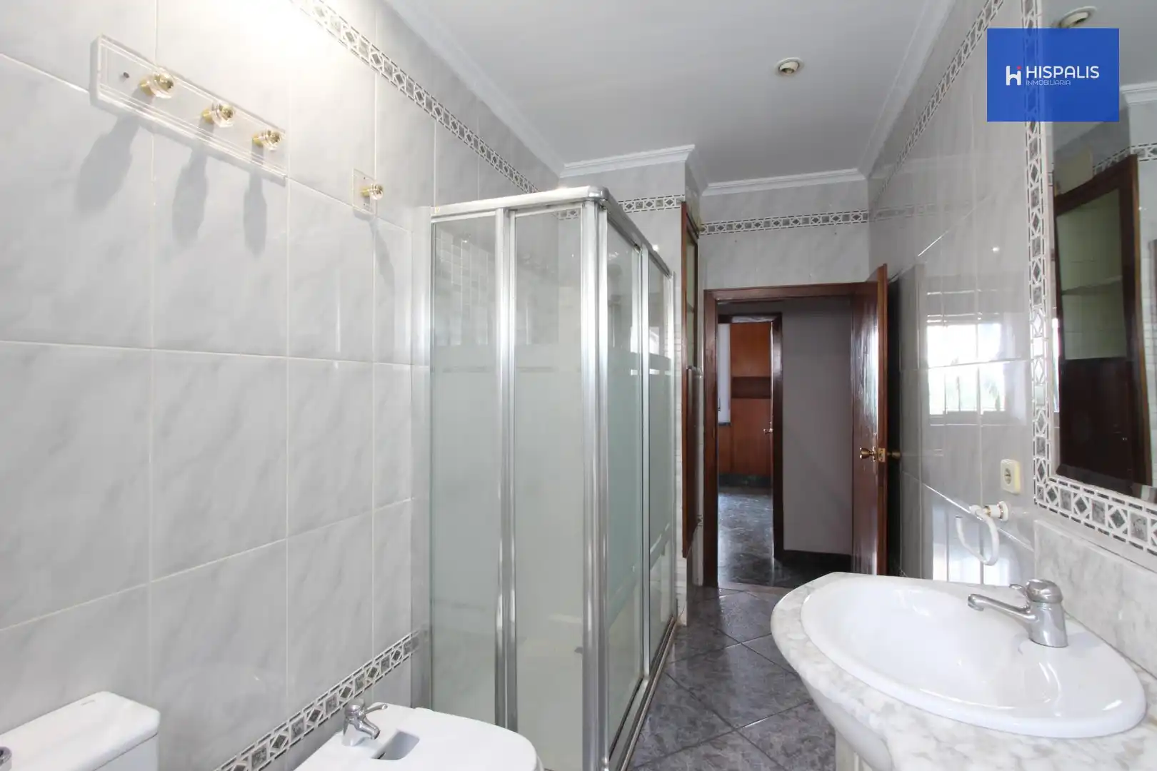 Badezimmer von Wohnung zum Verkauf in Sevilla mit Klimaanlage und Terrasse