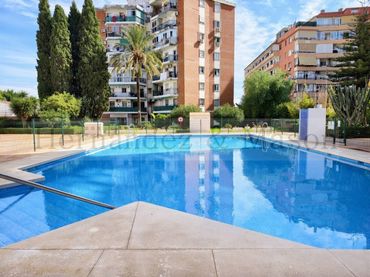 Pis amb piscina en venda a Centro