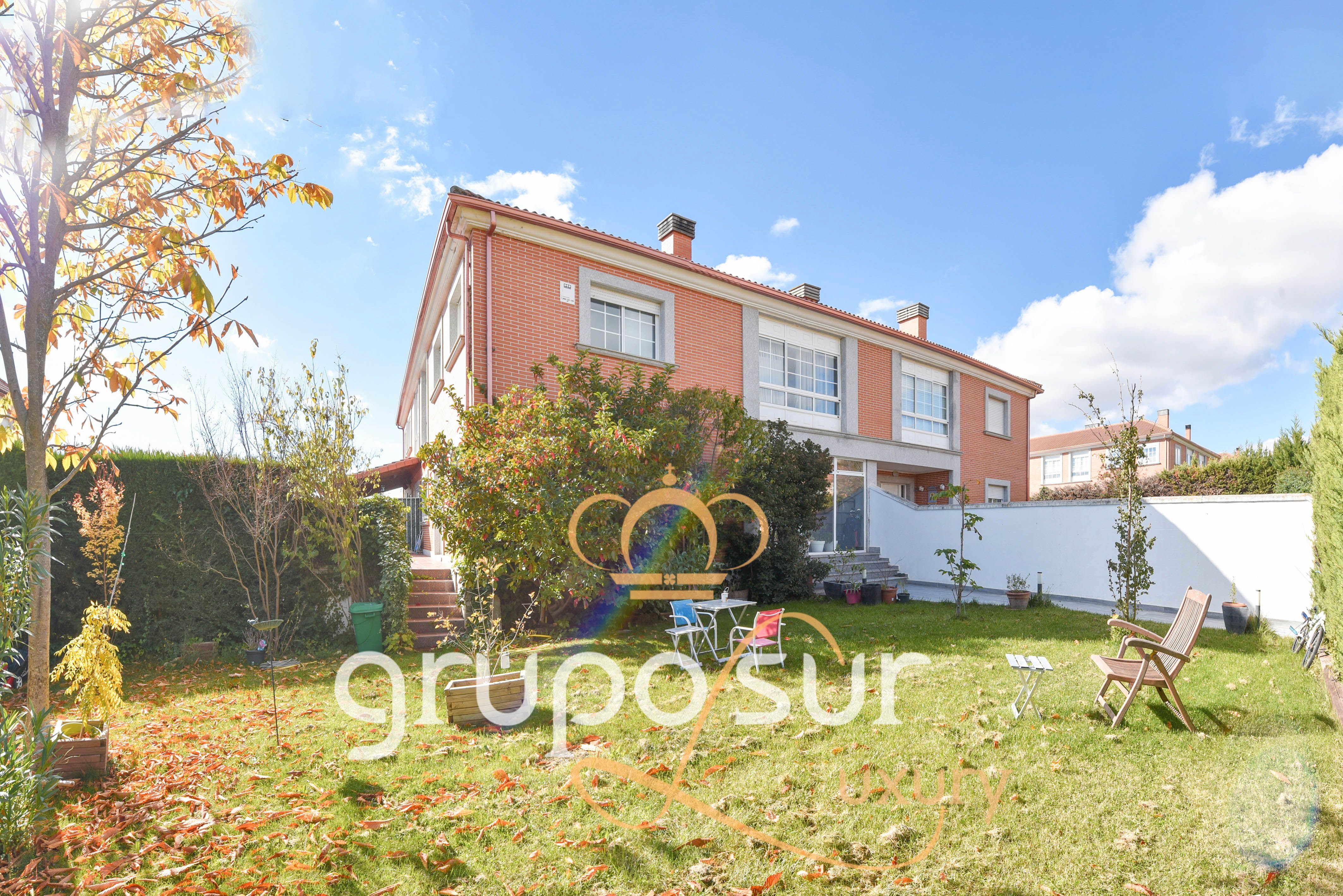 Jardí de Casa adosada en venda en Arroyo de la Encomienda amb Calefacció, Jardí privat i Parquet