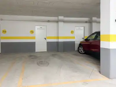 Parking de Apartamento en venta en Las Lagunas
