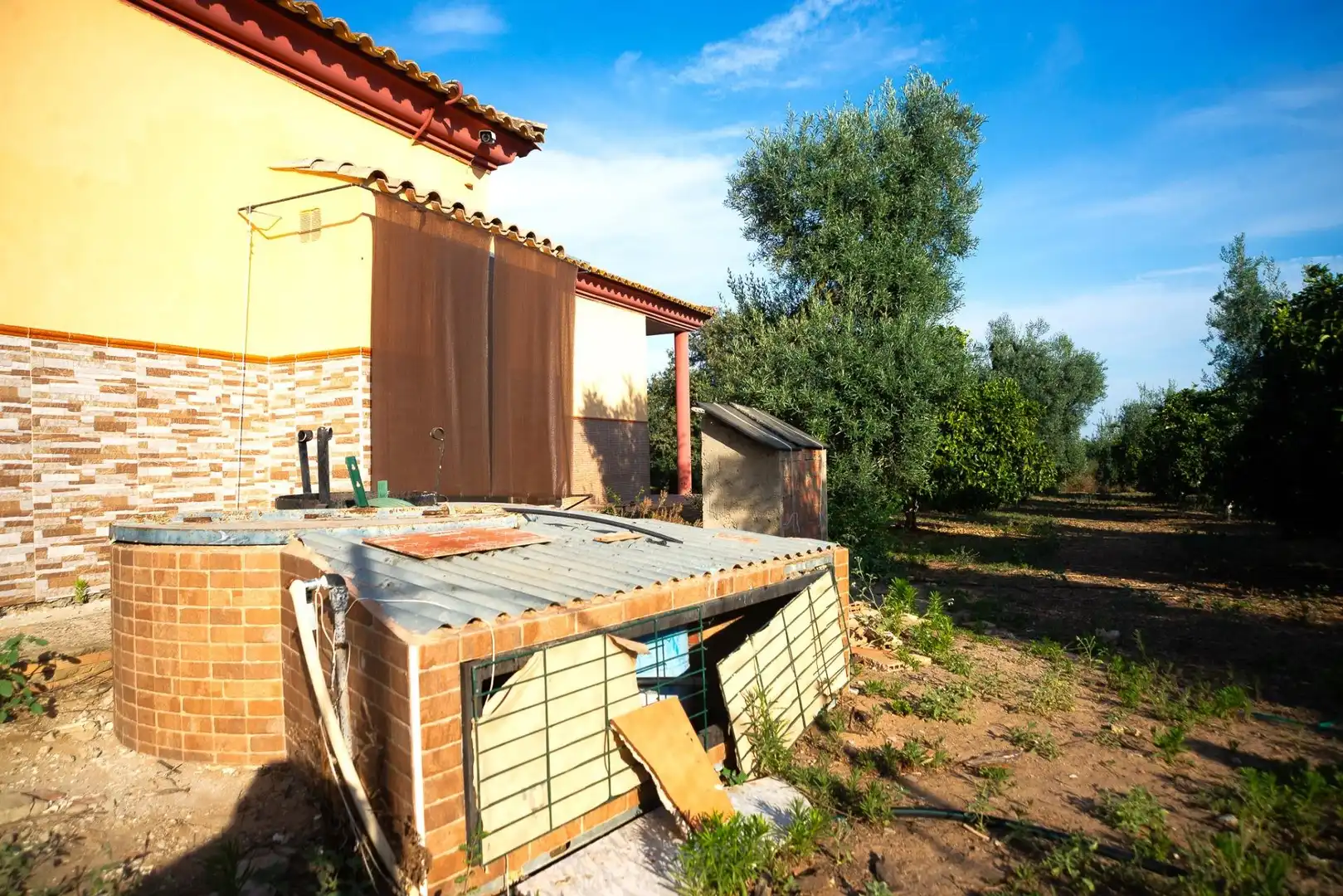 Vista exterior de Casa o chalet en venta en Pilas con Jardín privado y Piscina