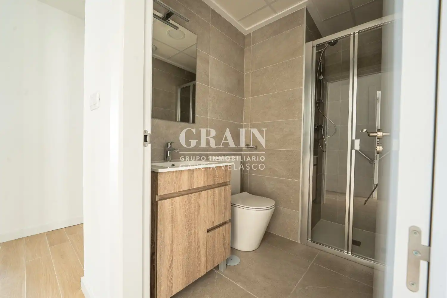 Bany de Apartament en venda en Albacete amb Calefacció, Traster i Piscina