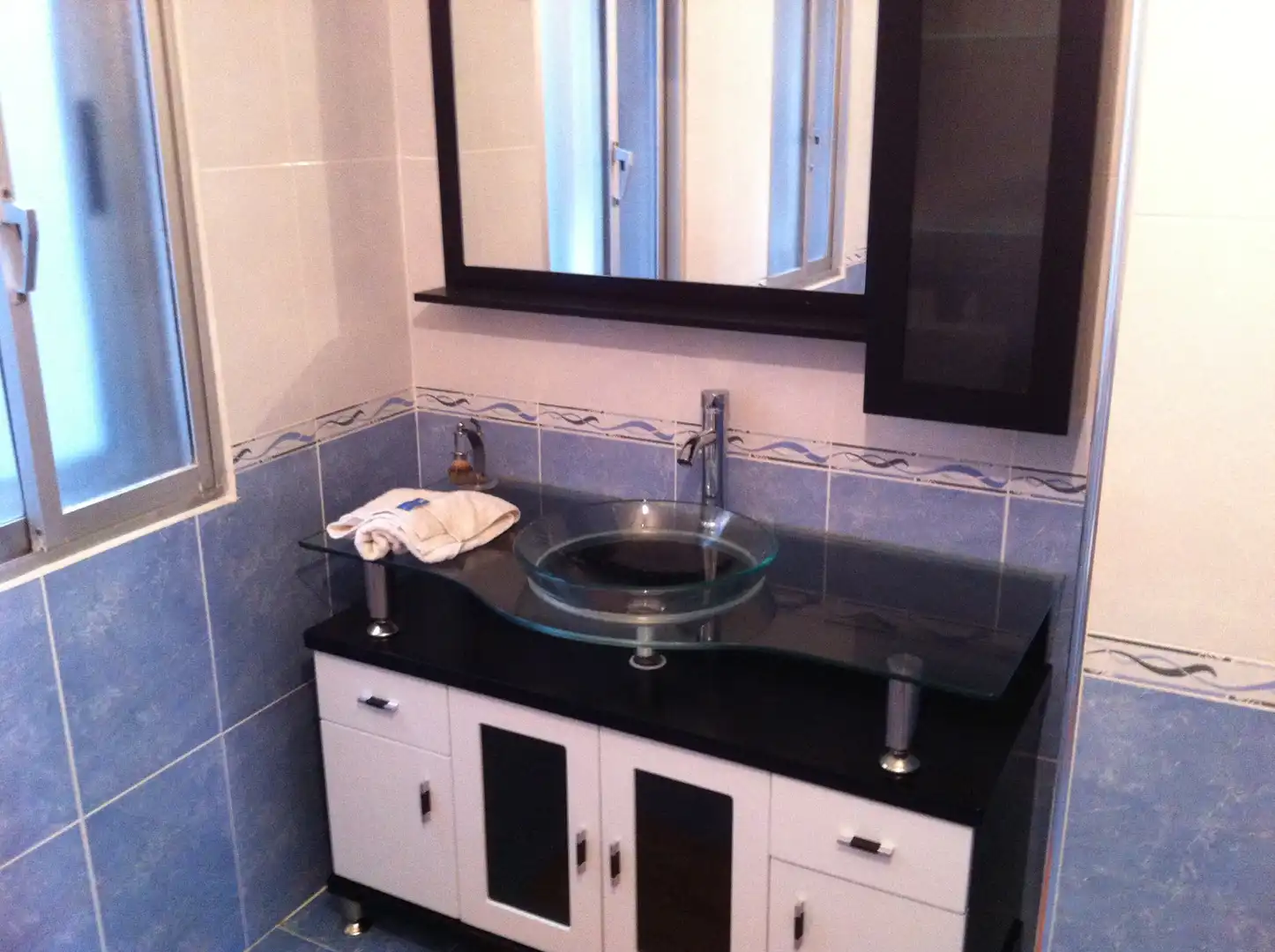 Baño de Piso en venta en Vigo  con Trastero y Balcón