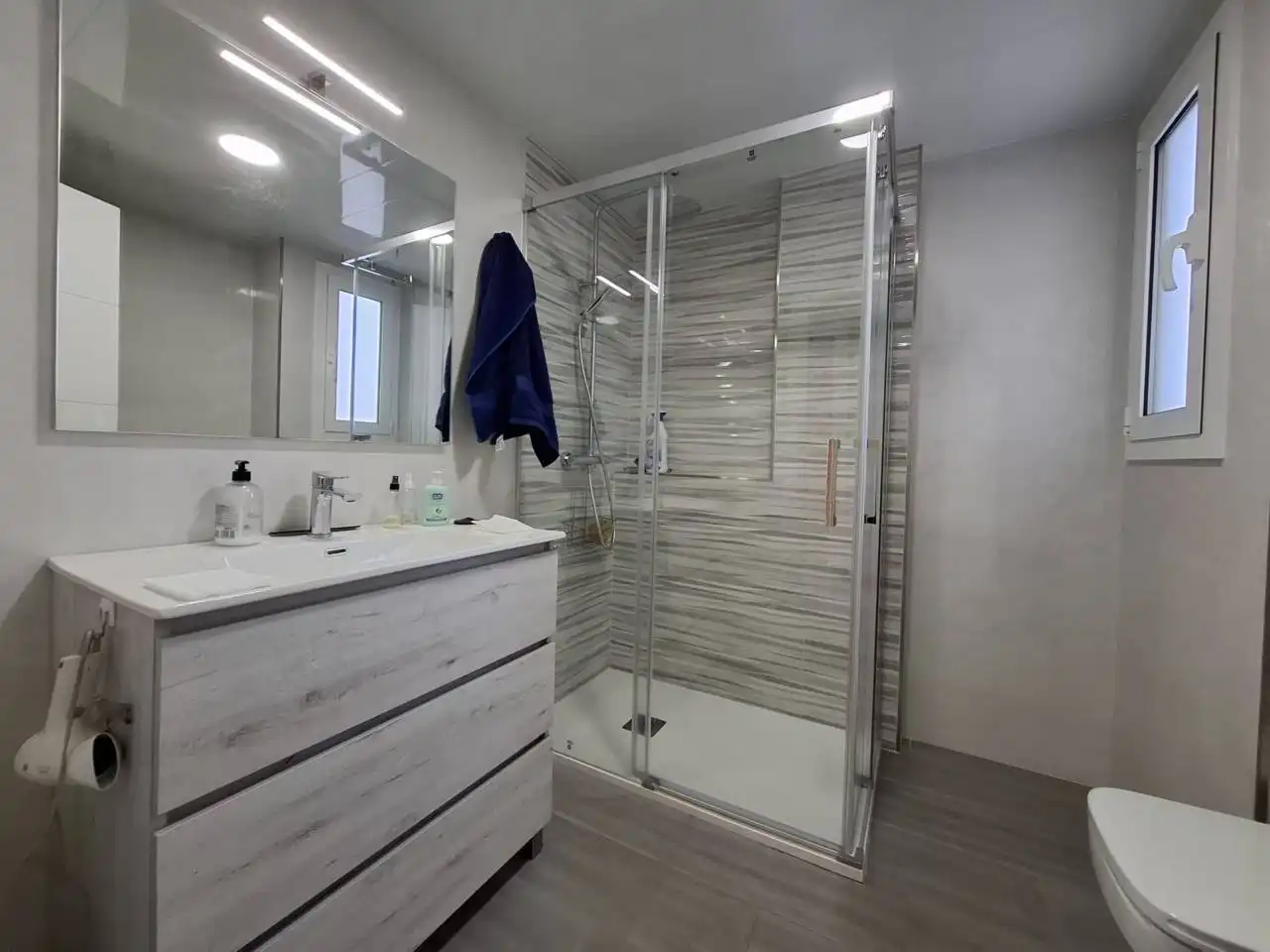 Badezimmer von Wohnung zum Verkauf in Rubí mit Klimaanlage, Heizung und Balkon