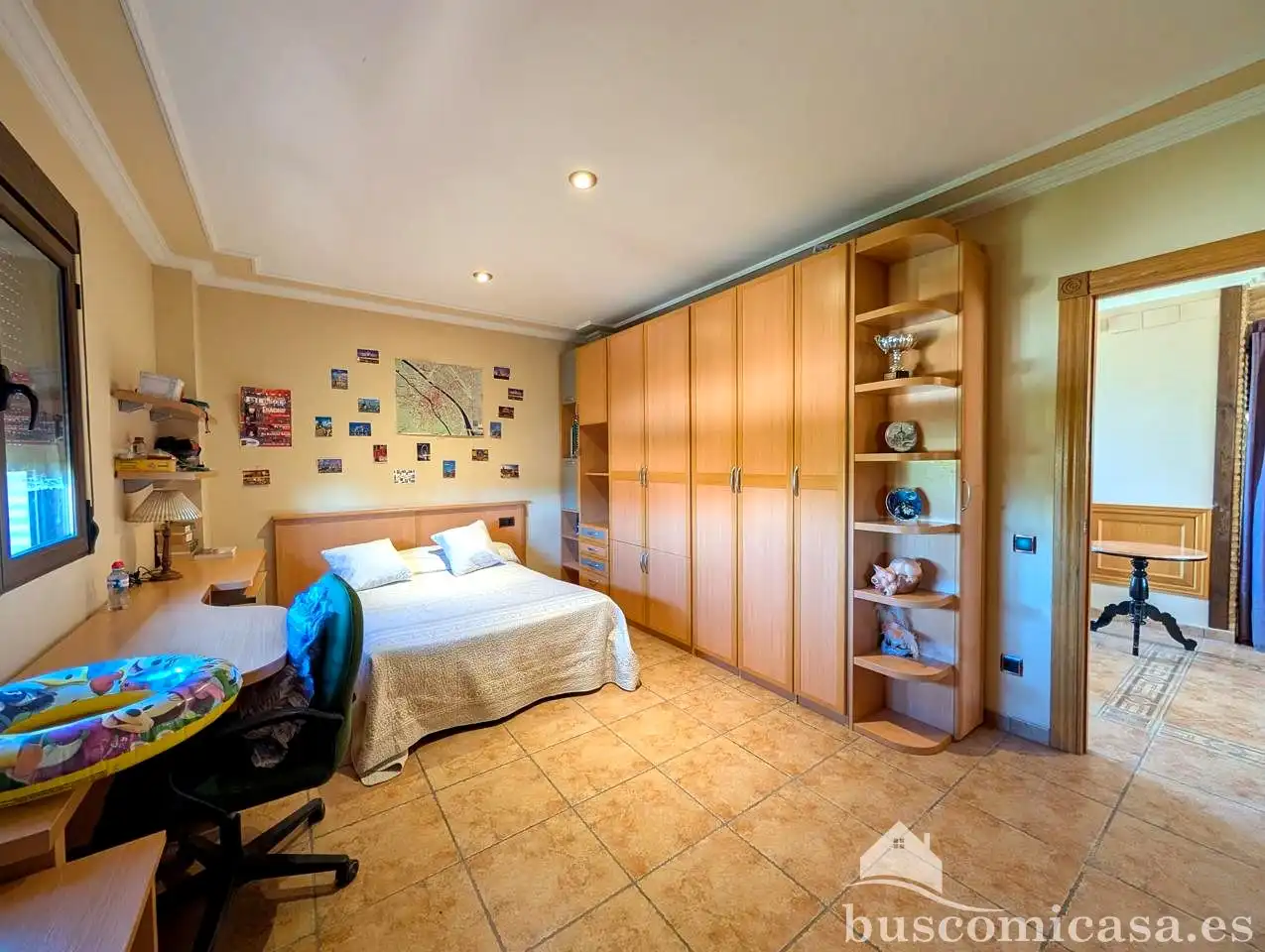 Dormitori de Casa o xalet en venda en Linares amb Aire condicionat, Jardí privat i Terrassa