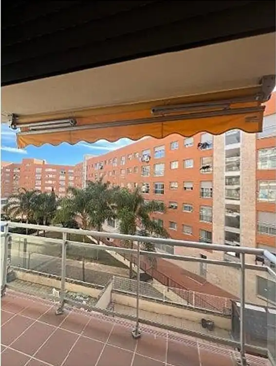 Terraza de Piso en venta en Reus con Calefacción, Terraza y Trastero