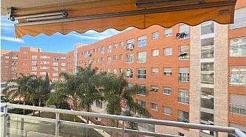 Foto 2 de Piso en venta en Antoni de Bofarull, Ponent, Reus