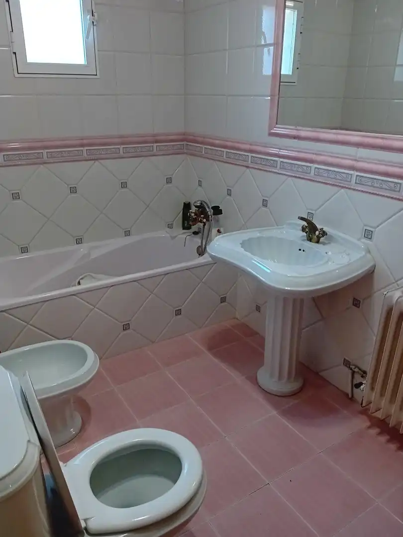 Badezimmer von Wohnung zum Verkauf in Almagro mit Klimaanlage, Heizung und Terrasse