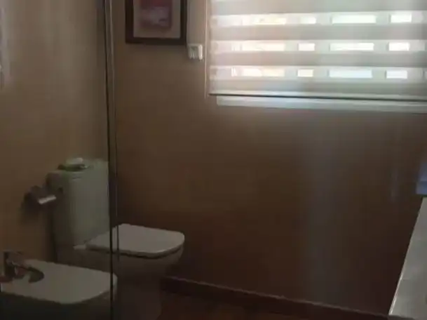 Badezimmer von Wohnung zur Miete in Madrid mit Klimaanlage, Möbliert und Balkon