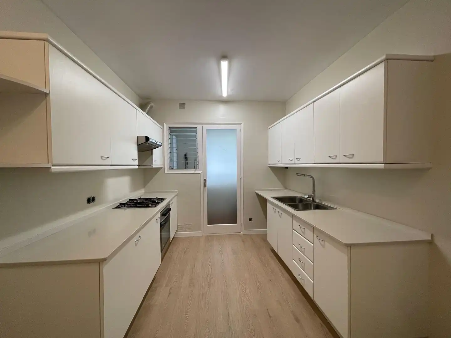 Küche von Einfamilien-Reihenhaus zur Miete in Sant Andreu de Llavaneres mit Klimaanlage, Privatgarten und Balkon