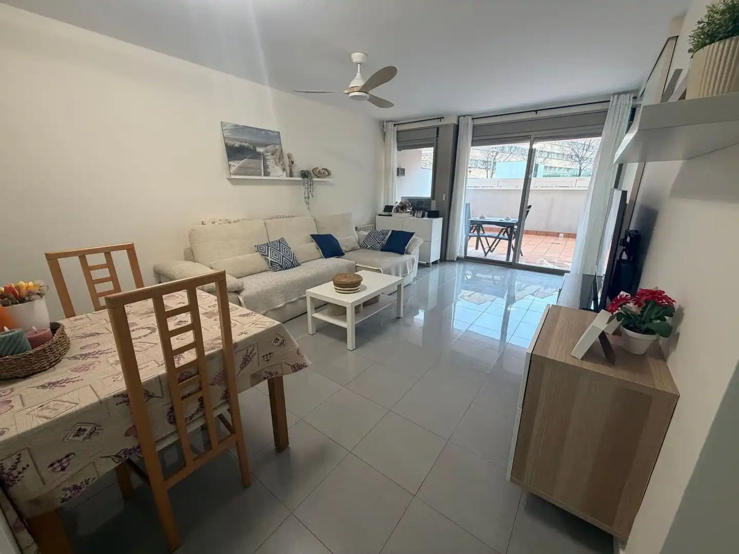 Sala de estar de Piso en venta en Girona con Aire acondicionado, Jardín privado y Terraza