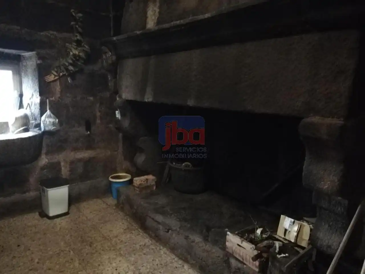 Casa rústica amb jardí en venda a Cenlle, imagen 9