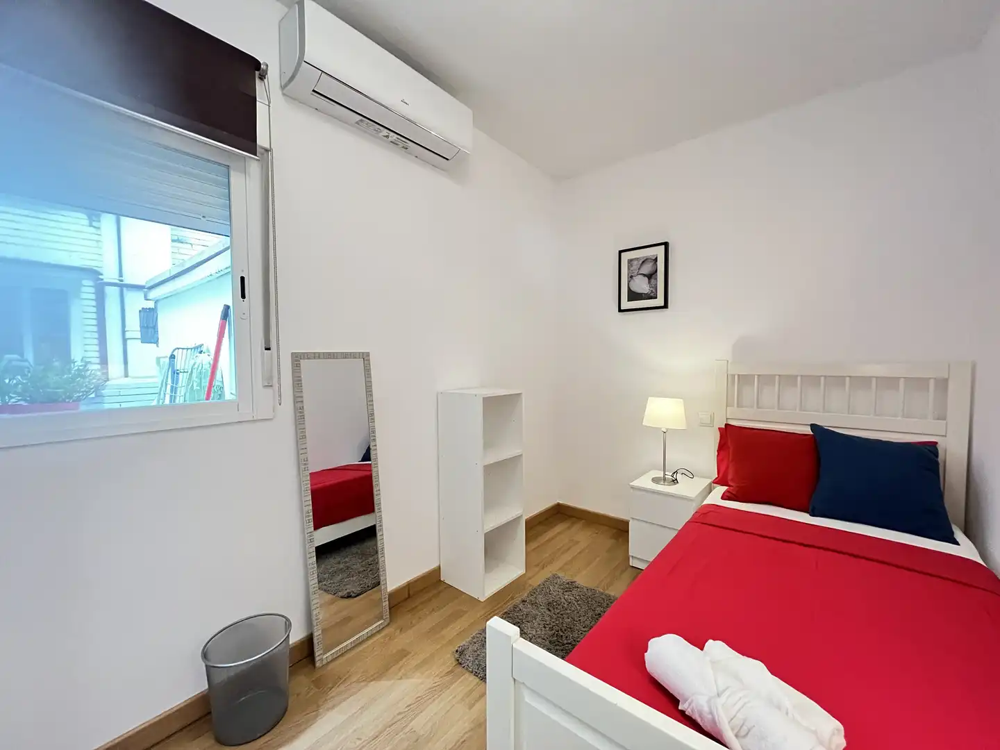 Habitación de Piso de alquiler en Madrid con Aire acondicionado, Terraza y Amueblado
