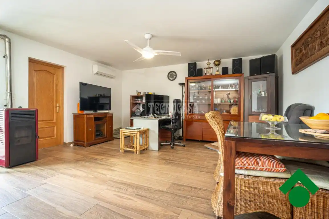 Casa aparellada en venda a Pinos Puente, imagen 2