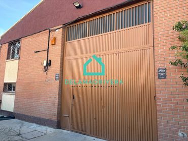 Nau industrial de lloguer a Calle Jaén 15