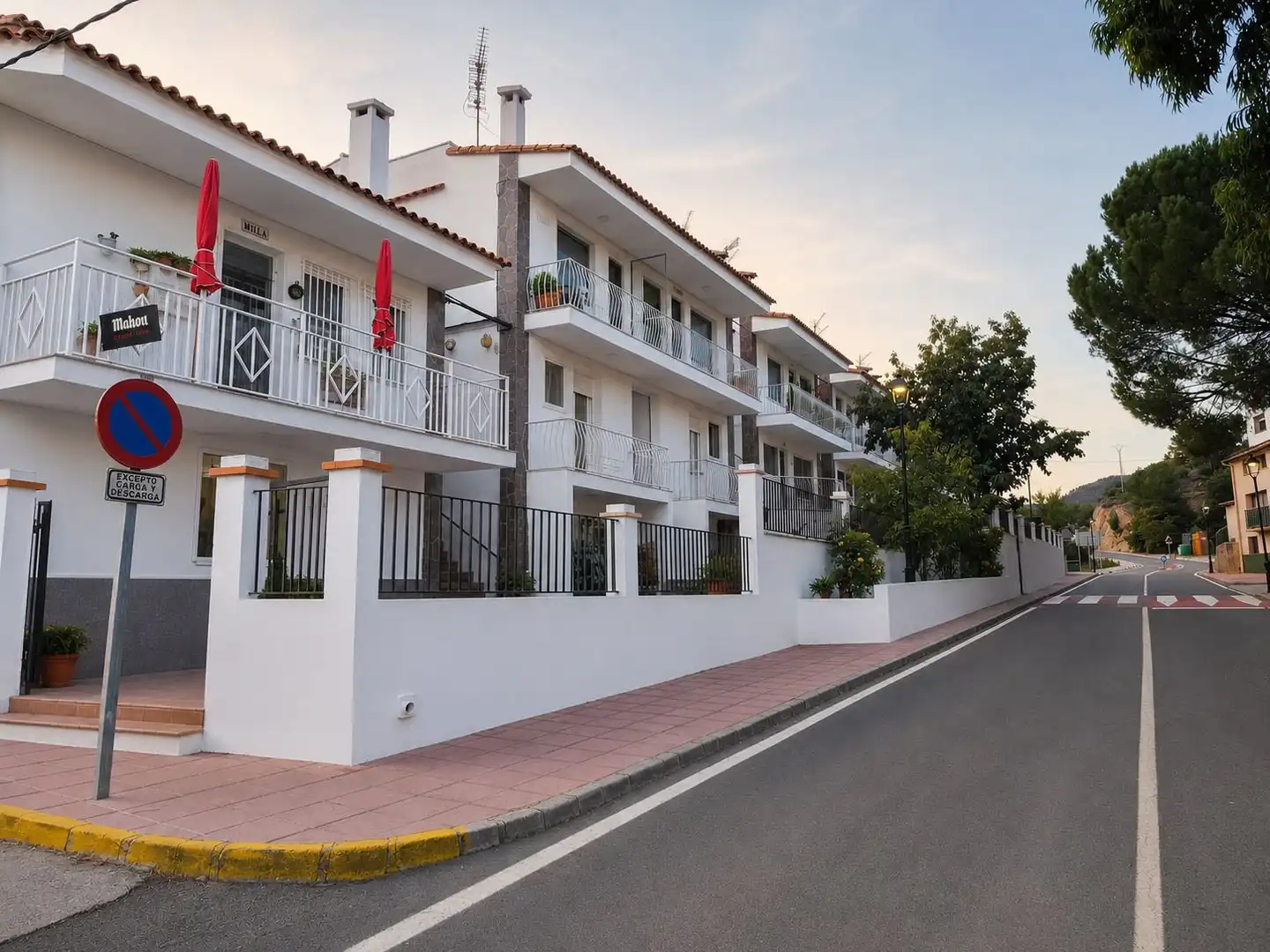 Vista exterior de Edificio en venta en Ayódar