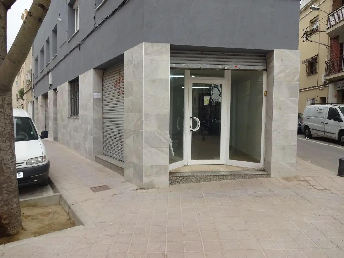 Local de alquiler en Travessia de la Llum, Les Planes