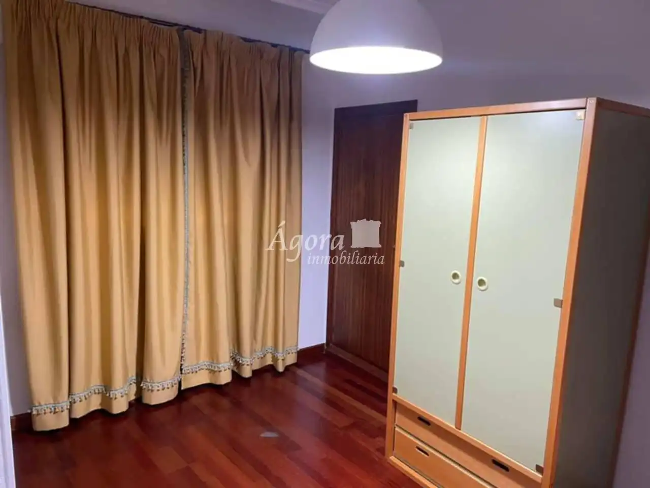 Habitación de Piso de alquiler en Valladolid con Calefacción, Parquet y Terraza