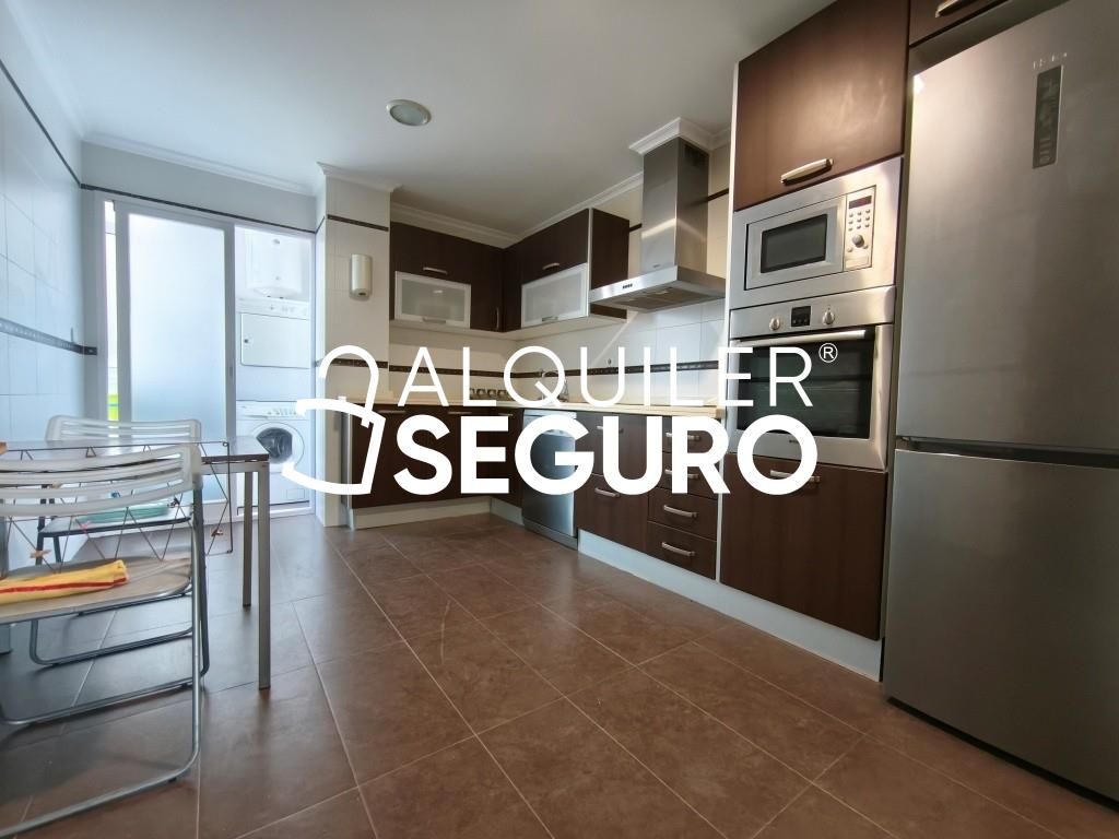 Cuina de Casa o xalet de lloguer en Elche / Elx amb Aire condicionat, Terrassa i Piscina