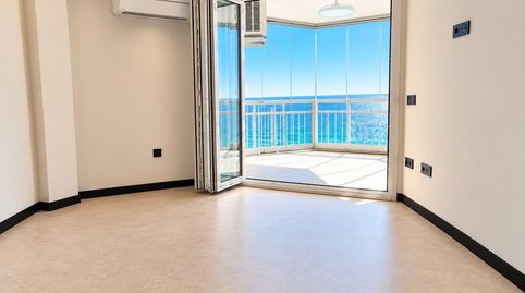 Foto 3 de Piso en venta en Puerto Deportivo, Fuengirola