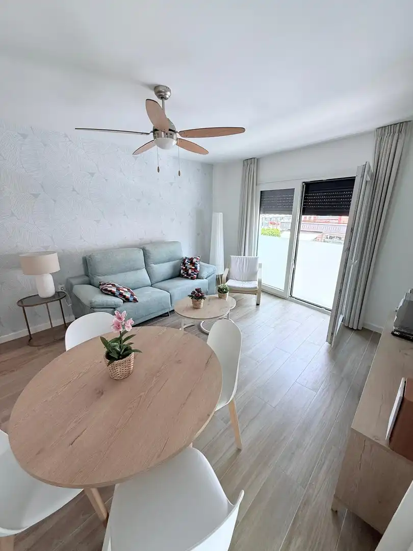 Sala de estar de Piso de alquiler en Vélez-Málaga con Aire acondicionado, Calefacción y Amueblado