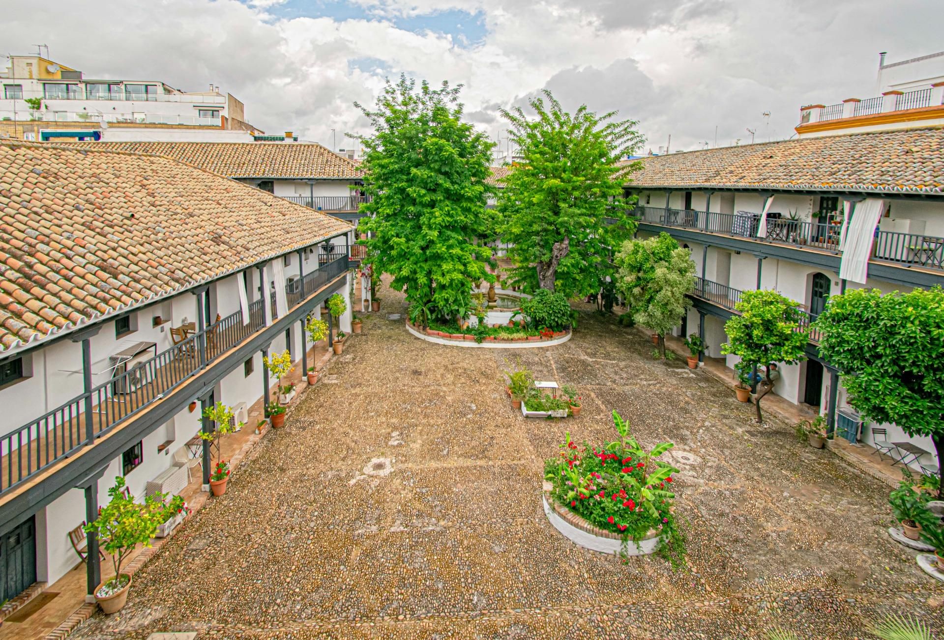 Exterior view of Flat for sale in  Sevilla Capital