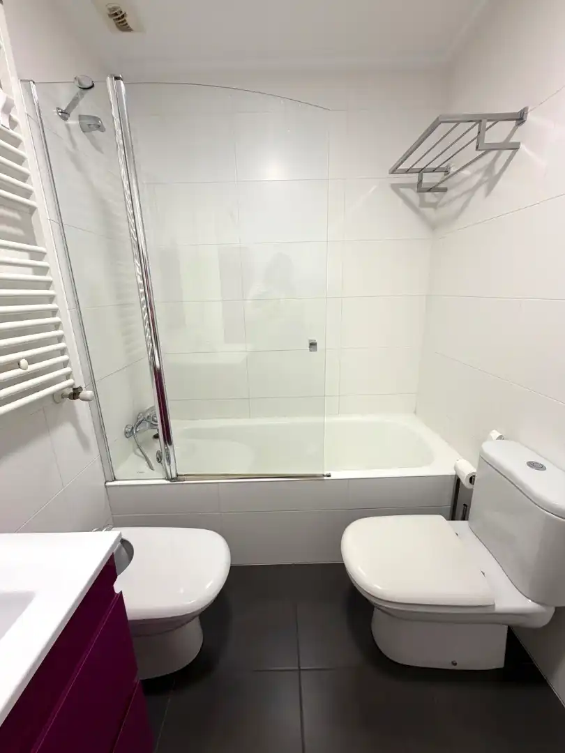 Baño de Piso en venta en Barakaldo  con Trastero, Amueblado y Balcón