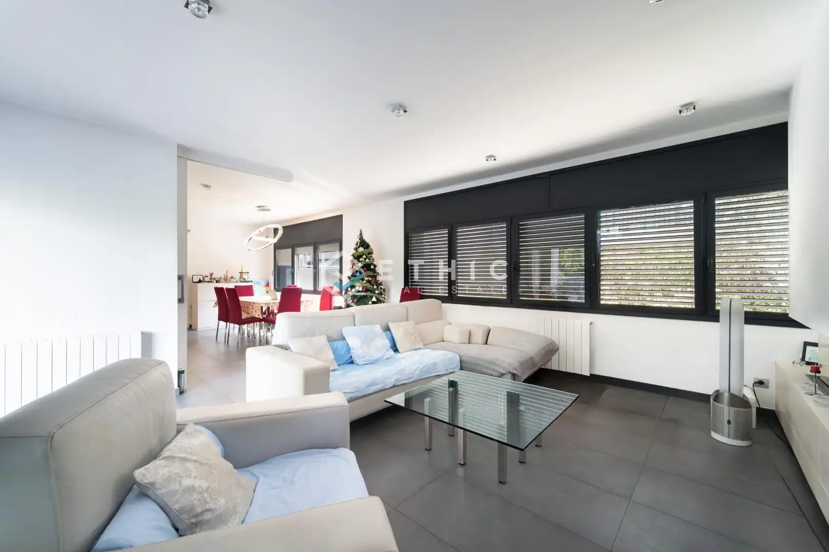 Sala d'estar de Casa o xalet en venda en Sant Cugat del Vallès amb Aire condicionat, Jardí privat i Terrassa