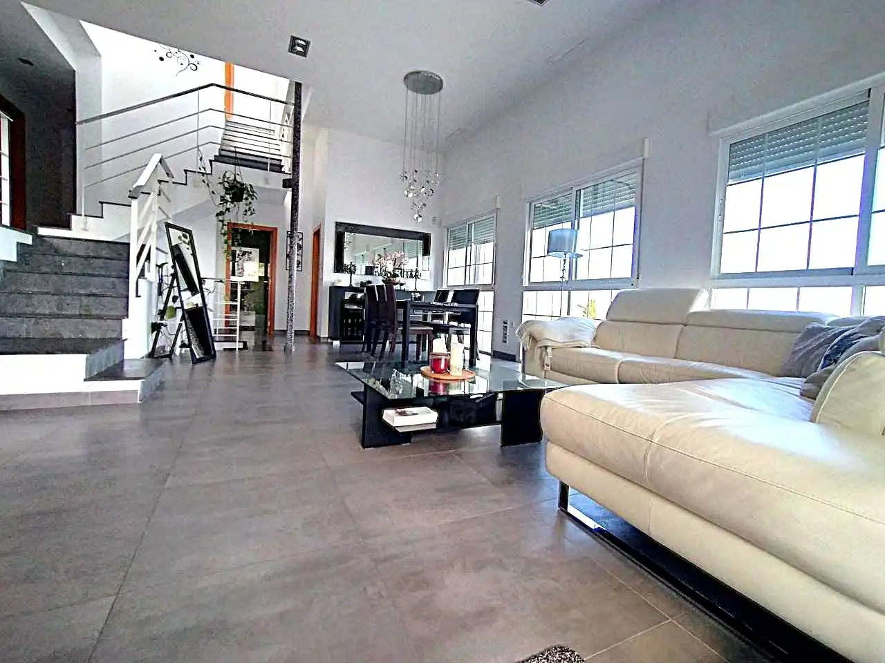Sala de estar de Casa o chalet en venta en Oliva con Aire acondicionado, Jardín privado y Terraza