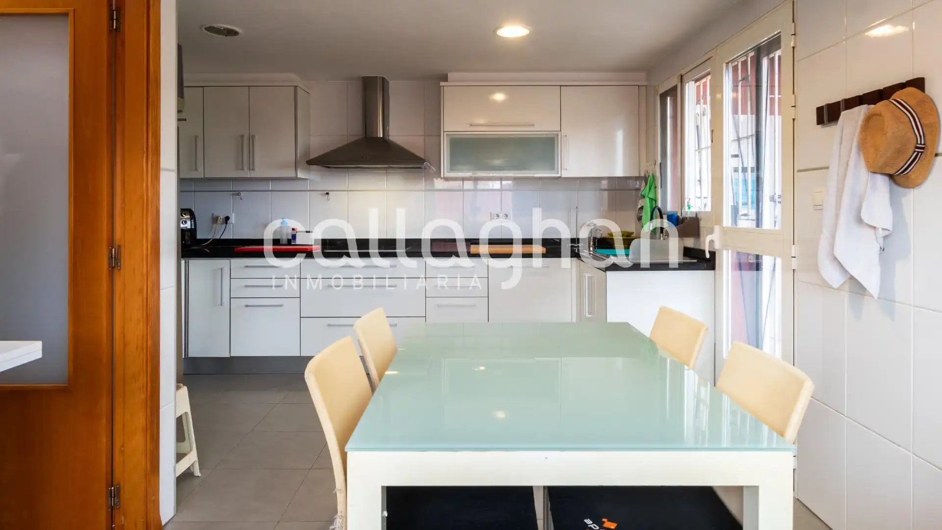Cocina de Casa adosada en venta en El Real de Gandia con Aire acondicionado, Calefacción y Piscina
