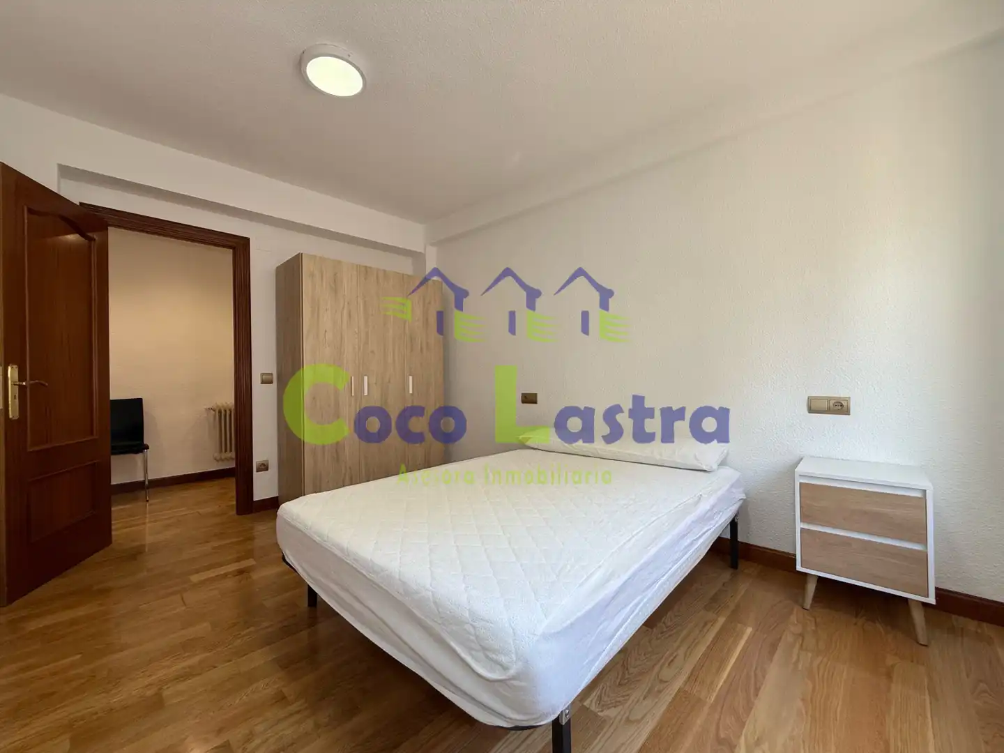 Bedroom of Flat for rent in Salamanca  with Air Conditioner, Heating and Parquet flooring