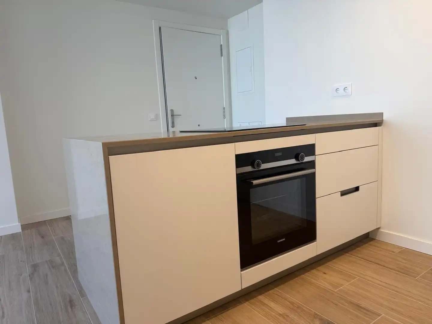 Kitchen of Flat for rent in Girona  with Storage room, Balcony and Community pool