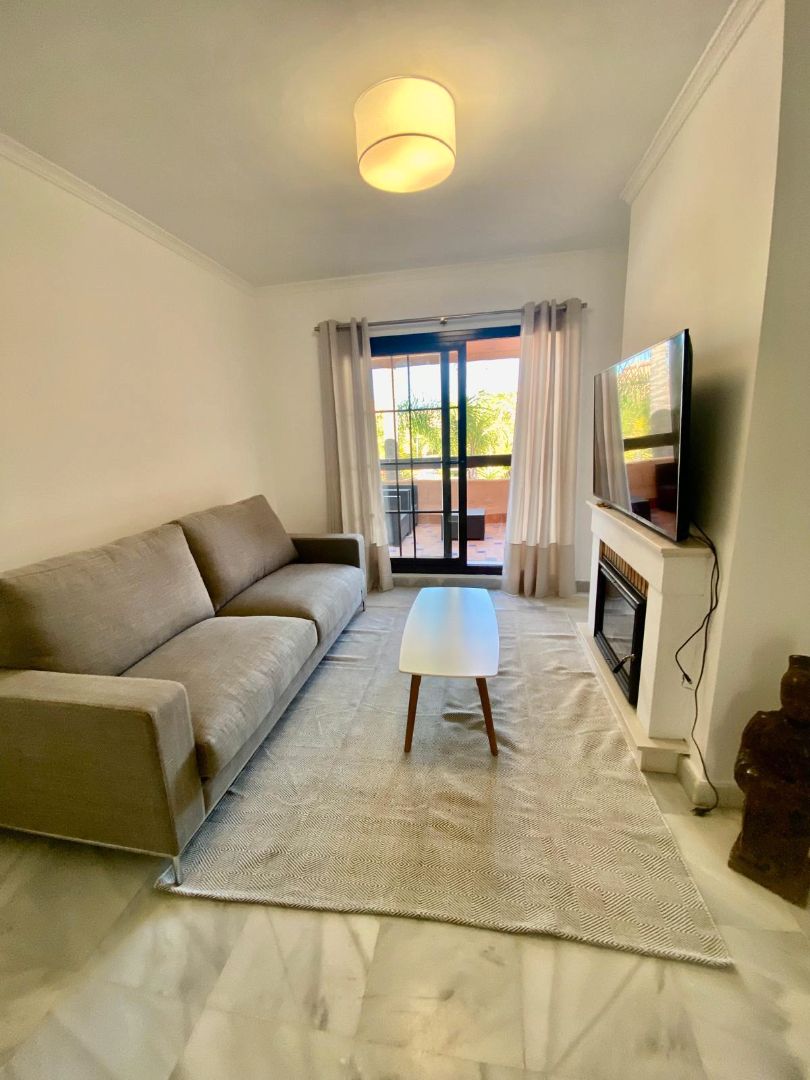 Living room of Flat to rent in Estepona  with Air Conditioner, Terrace and Furnished