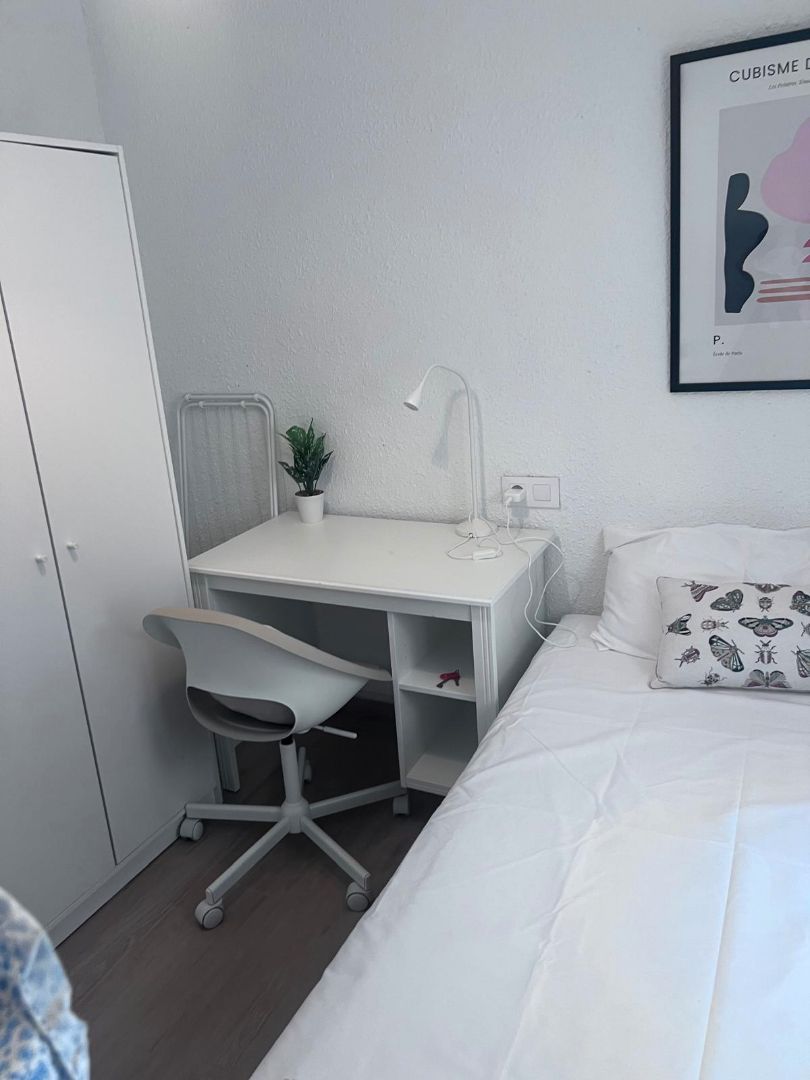 Bedroom of Flat to rent in  Barcelona Capital  with Heating, Parquet flooring and Furnished