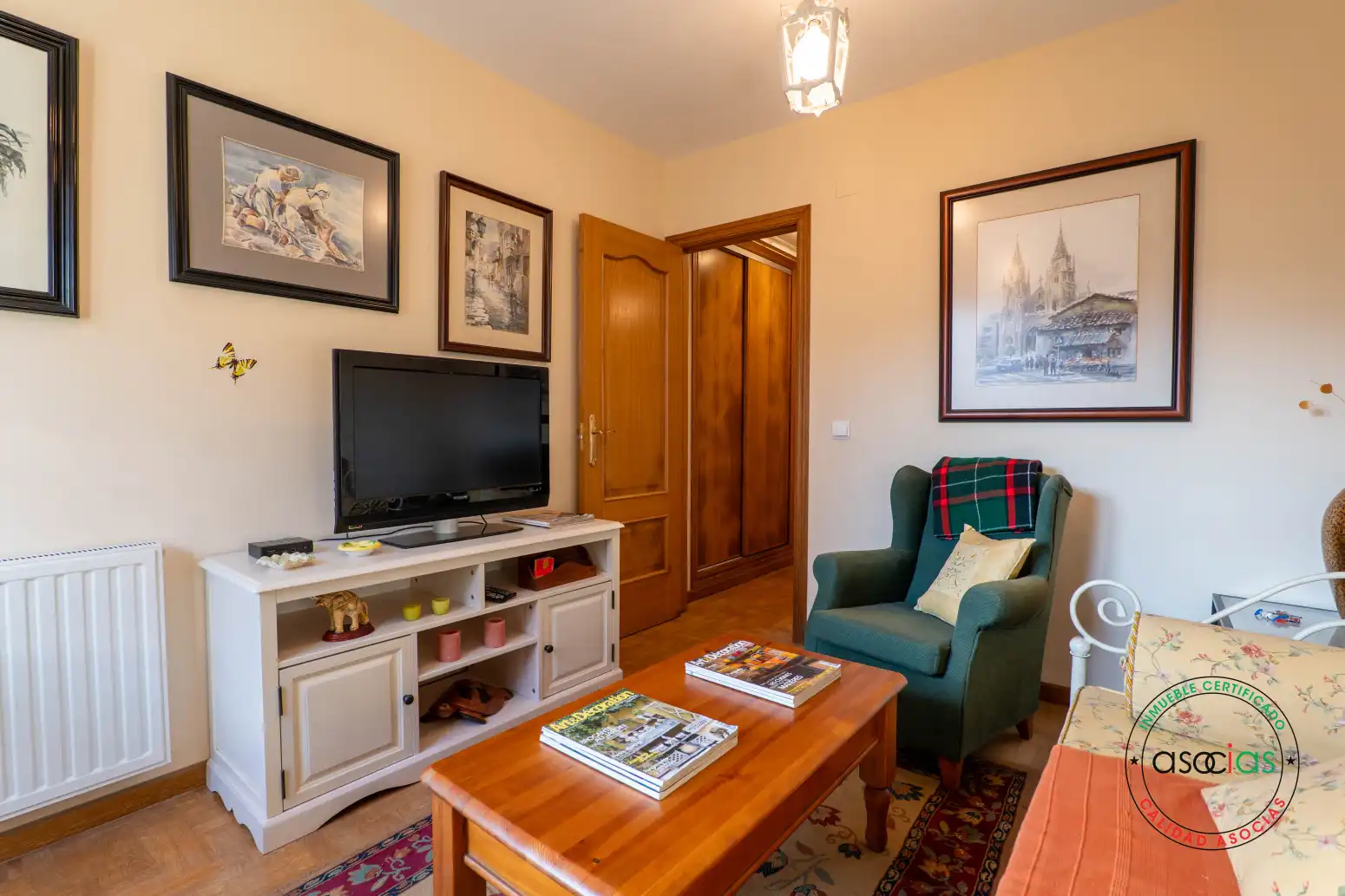 Sala de estar de Casa adosada en venta en Gozón con Calefacción, Jardín privado y Parquet