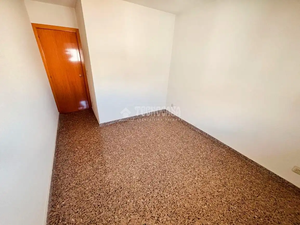 Wohnung zum Verkauf in Utebo mit Abstellraum, Balkon und Gemeinschaftspool