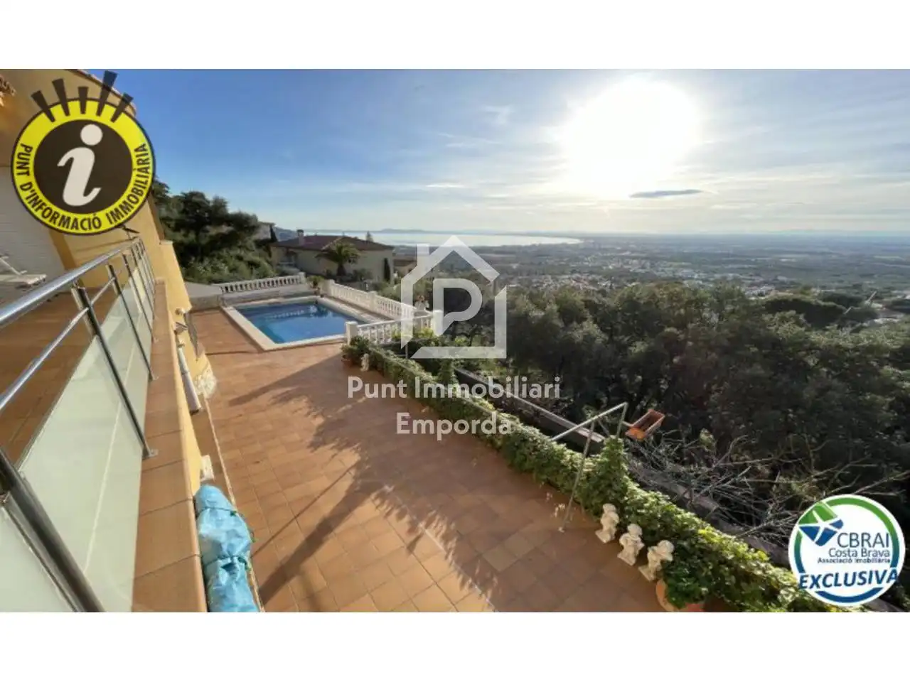 Vista exterior de Casa o xalet en venda en Roses amb Aire condicionat, Jardí privat i Terrassa