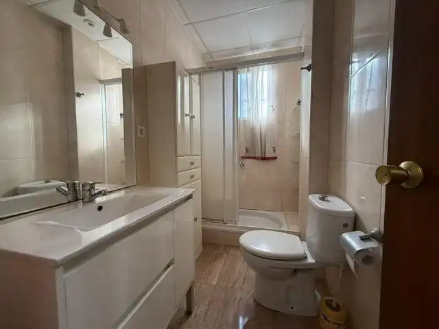 Baño de Apartamento en venta en Murcia con Aire acondicionado, Calefacción y Jardín privado