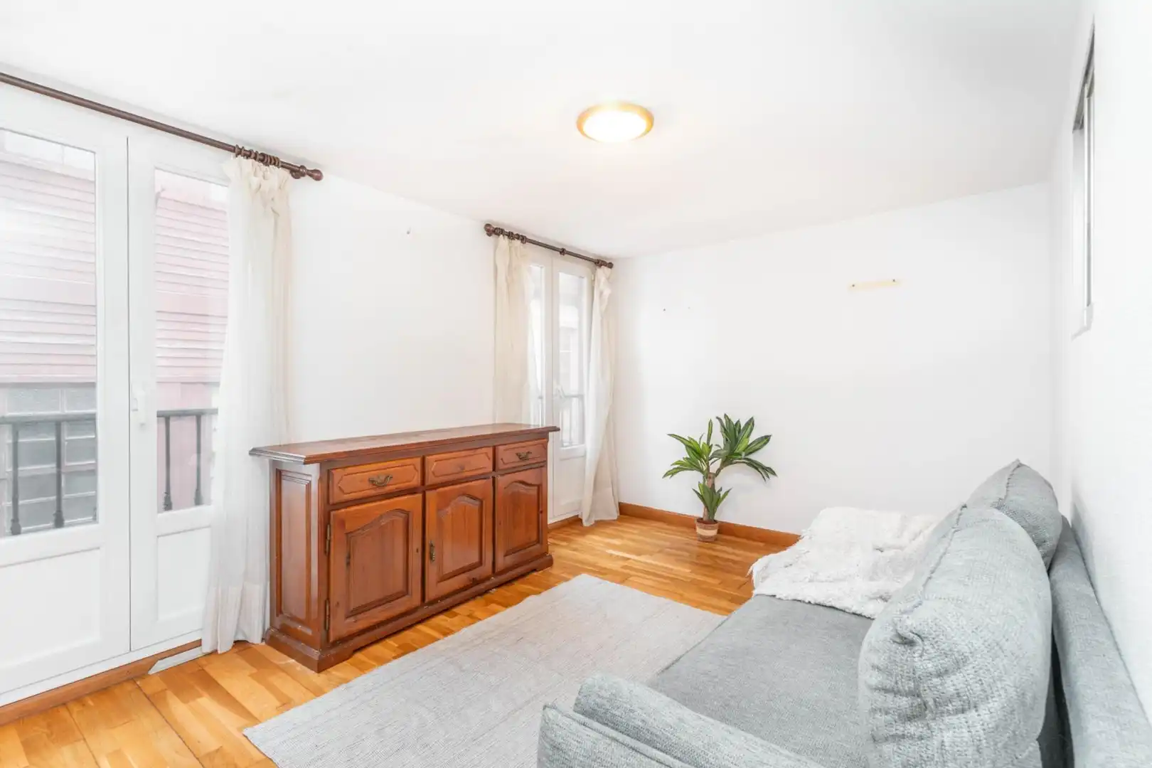 Sala de estar de Apartamento en venta en Ribadesella con Calefacción y Balcón