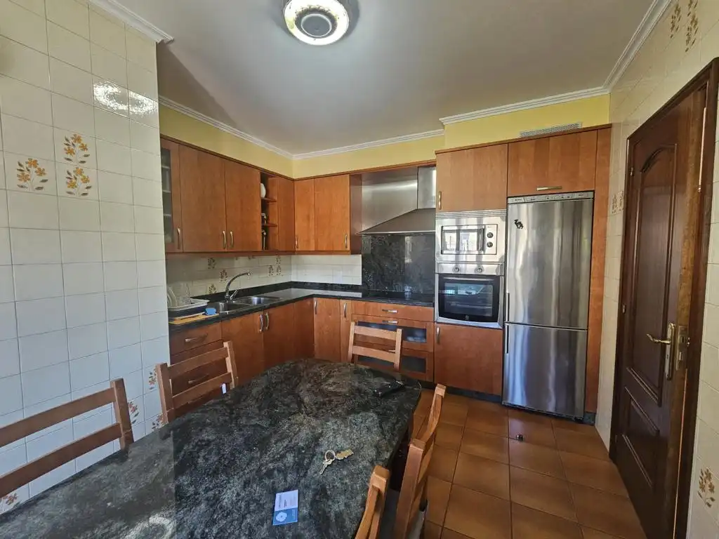 Cuina de Casa o xalet en venda en Boiro amb Calefacció, Jardí privat i Parquet