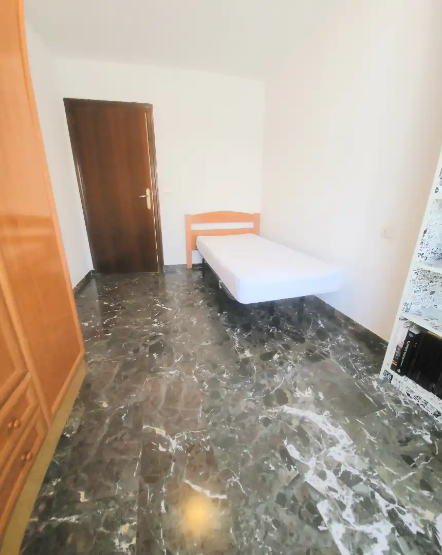 Schlafzimmer von Wohnung zur Miete in Granada mit Klimaanlage, Heizung und Möbliert