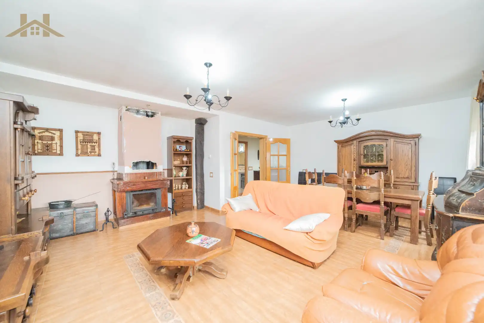 Sala d'estar de Casa o xalet en venda en Santa Cruz del Retamar amb Aire condicionat, Calefacció i Jardí privat