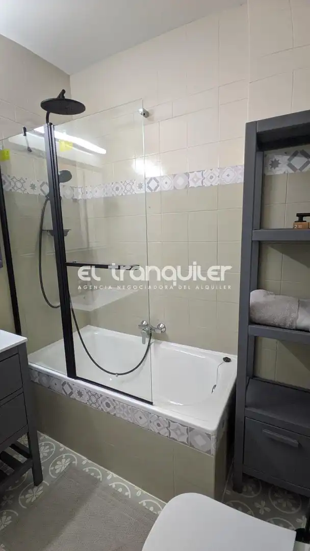 Badezimmer von Wohnung zum Verkauf in Madrid mit Klimaanlage, Parkett und Terrasse