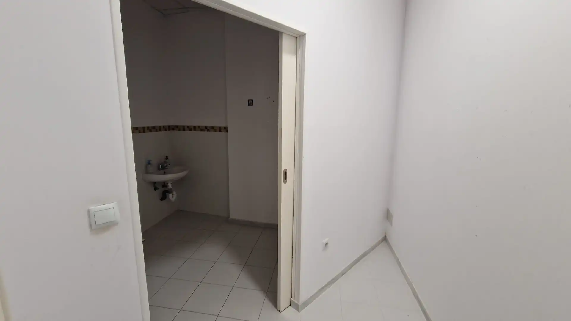 Local comercial en alquiler en Calle Valentín Calderón, imagen 6