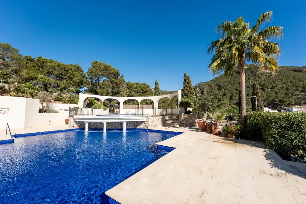 Piscina de Apartament en venda en Andratx amb Aire condicionat, Calefacció i Jardí privat
