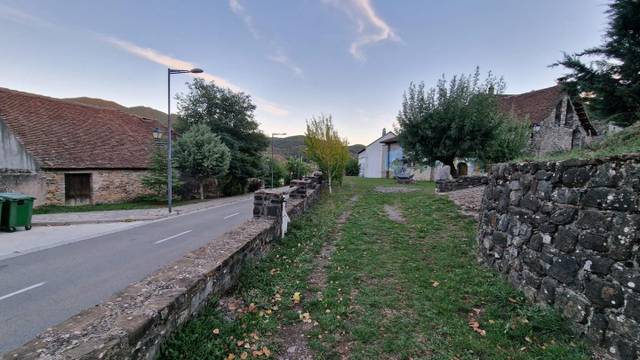 Casa-chalet en Venta en Calle Juan XXIII en Valle de Hecho