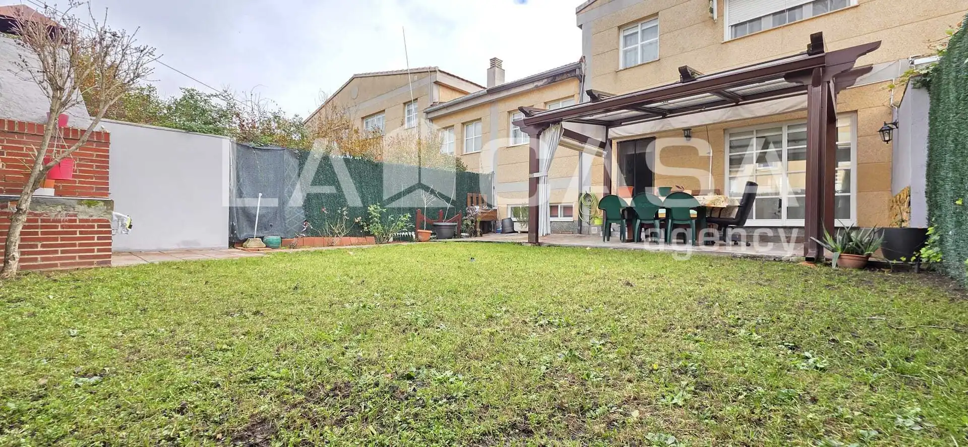 Jardín de Casa adosada en venta en Arroyo de la Encomienda con Calefacción, Terraza y Trastero